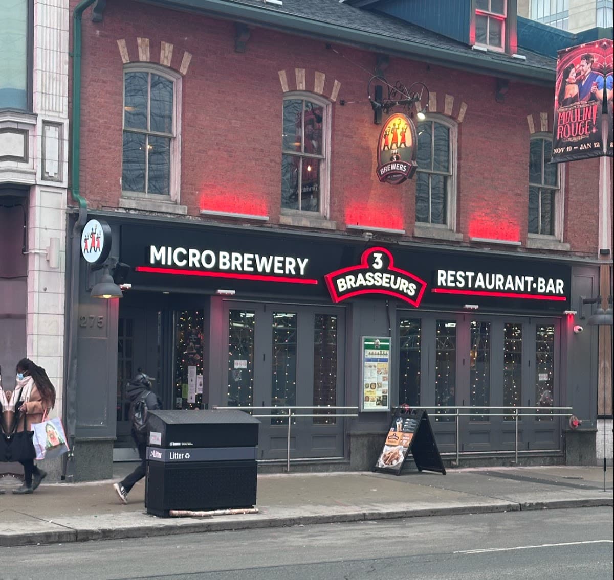 3 Brasseurs MicroBrewery - Toronto