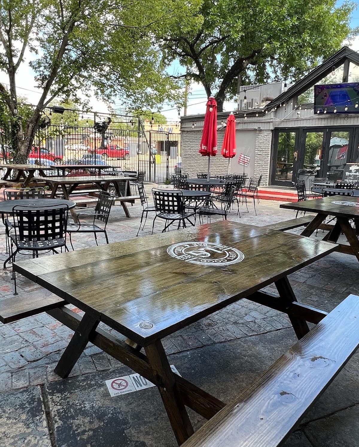 Life’s Good Bar & Grill photo 1