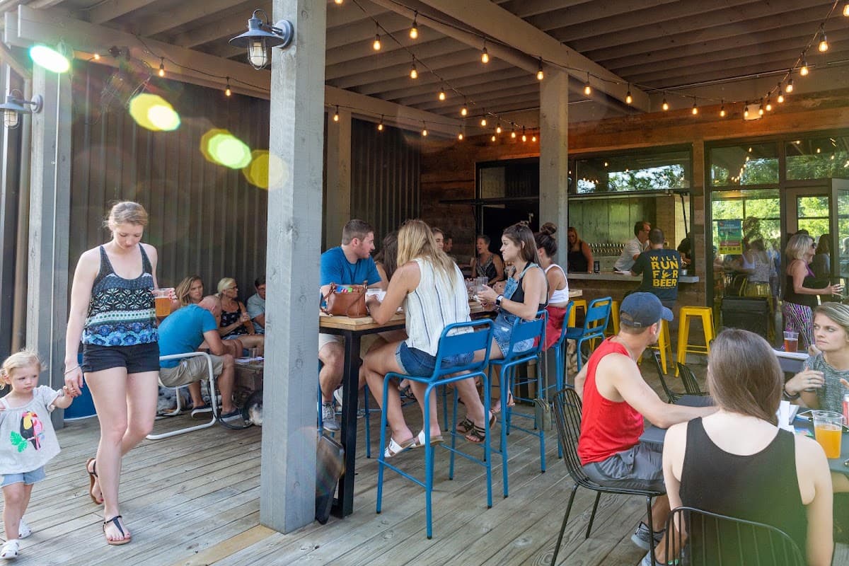 GRRROWLER'S Tap Room & Beer Garden photo 1
