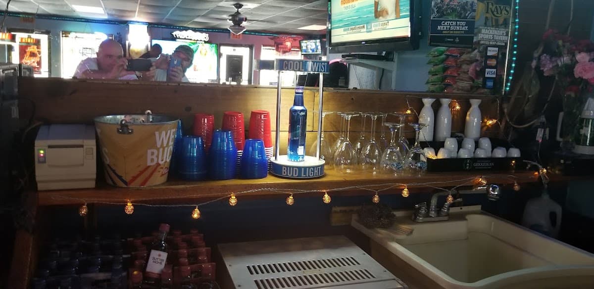 Mackenzies Sports Tavern photo 1