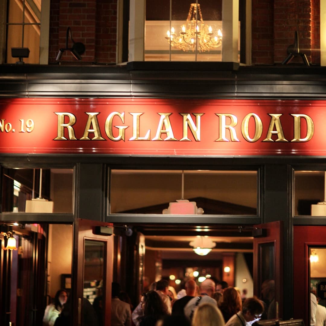 Raglan Road Irish Pub photo 1