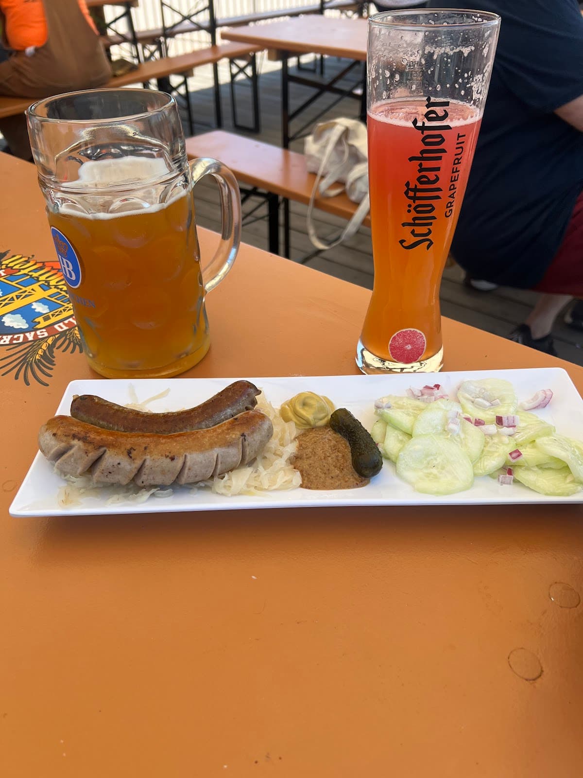 Der Biergarten Waterfront