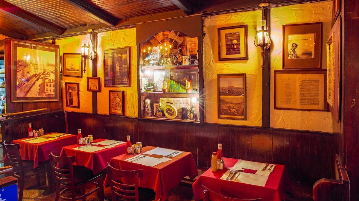 Molly's Shebeen Bar + Restaurant photo 1