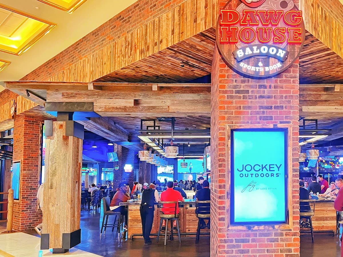 Dawg House Saloon & Sports Book