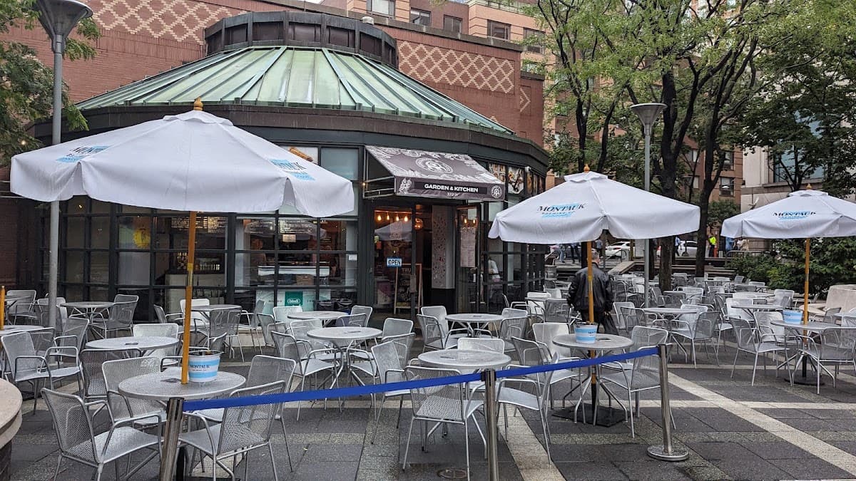 Beer garden & kitchen