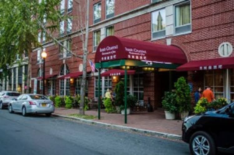 Irish Channel Restaurant & Pub photo 1