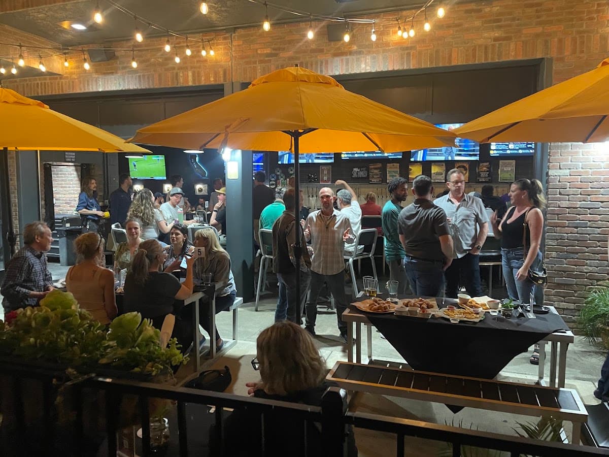MoJo's Local Tap & Kitchen photo 1